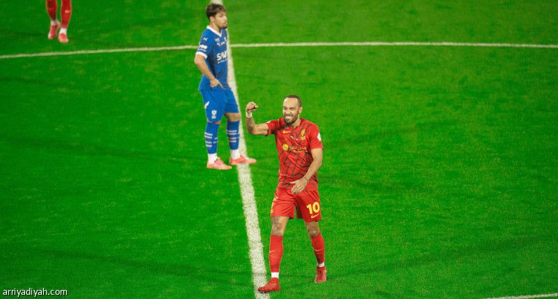 أوباميانج لا يرحم قطبي الرياض وجدة