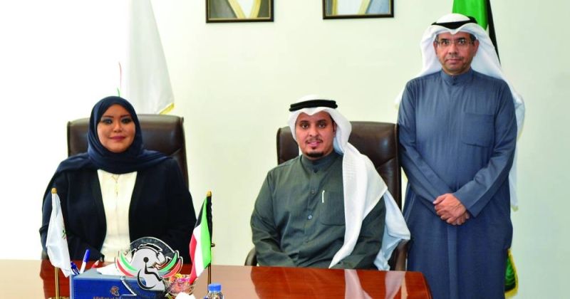 المحنا والعتيبي خلال المؤتمر للإعلان عن مذكرة التعاون (تصوير سعود سالم)