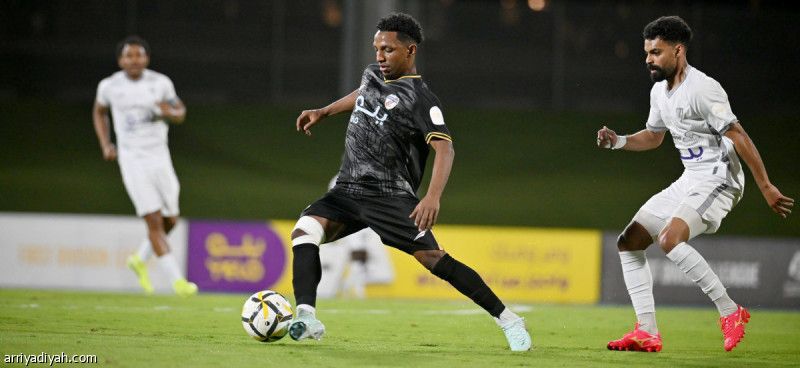 «السلبية» تجمع جدة والطائي