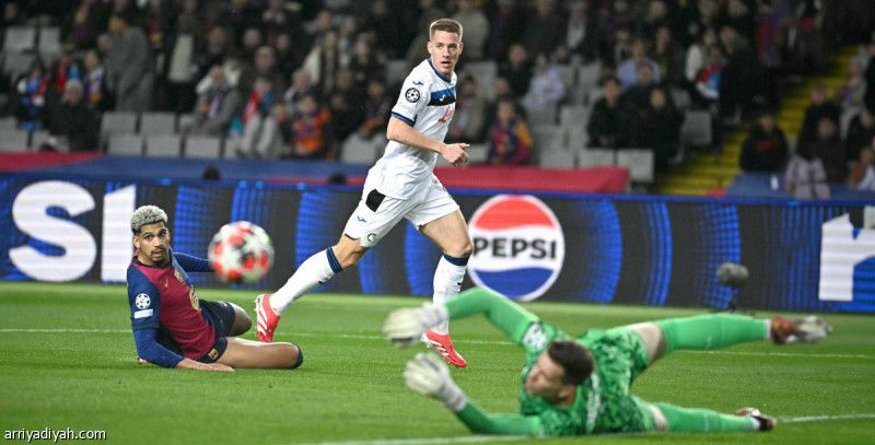 ليفربول يتلقى الخسارة الأولى.. وبرشلونة يرفض الصدارة