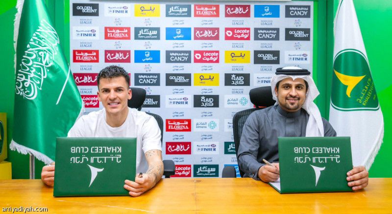 الخليج يستعير لاعب رازفان