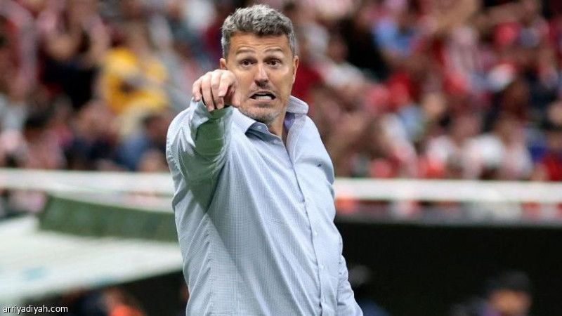 إيقاف مدرب تشيفاز بعد ركله رودريجيز