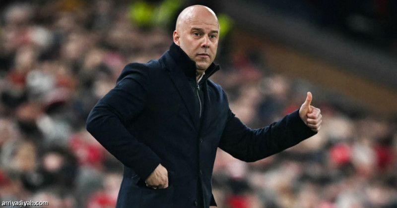 سلوت يحث صلاح على التجديد مع ليفربول