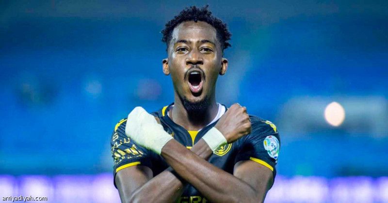 الهلال يقنع السلولي ويفاوض التعاون