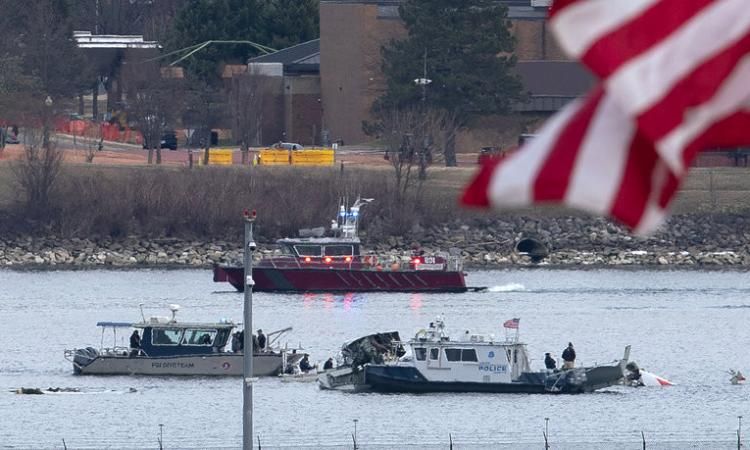 العثور على الصندوقين الأسودين لطائرة الركاب الأمريكية المنكوبة