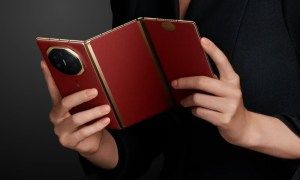 تسريبات جديدة عن أول هاتف سامسونج ثلاثي الطي