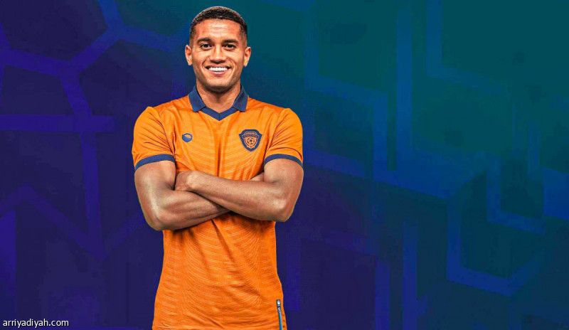 الفيحاء يستعير فاريتا ويضم الروقي