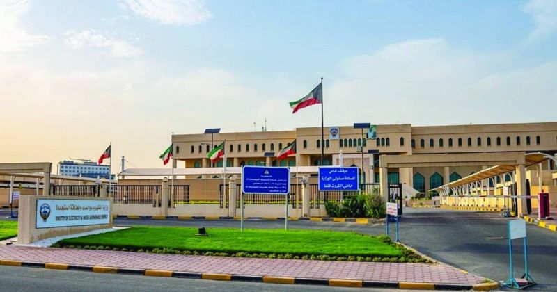 «الكهرباء» تربط بين محطتي الشقايا والصبية