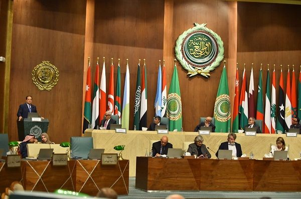 أبو العينين يدعو لوضع استراتيجية عربية لمواكبة تطورات الذكاء الاصطناعي