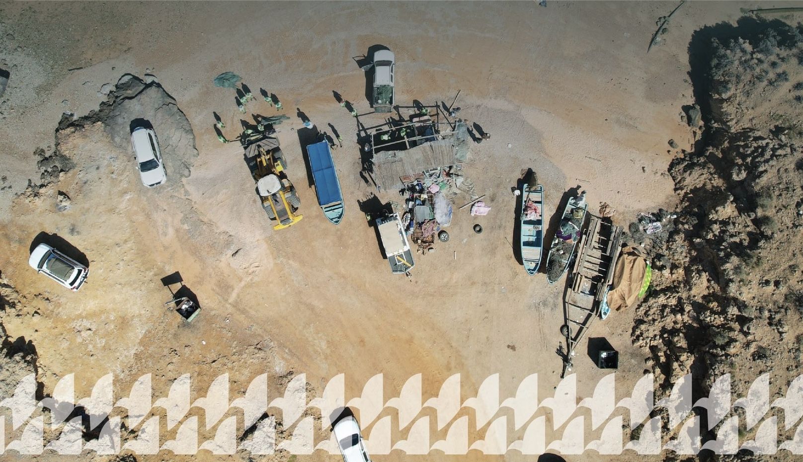 بلدية مسقط تزيل 16موقع للمخيمات السياحية غير القانونيه