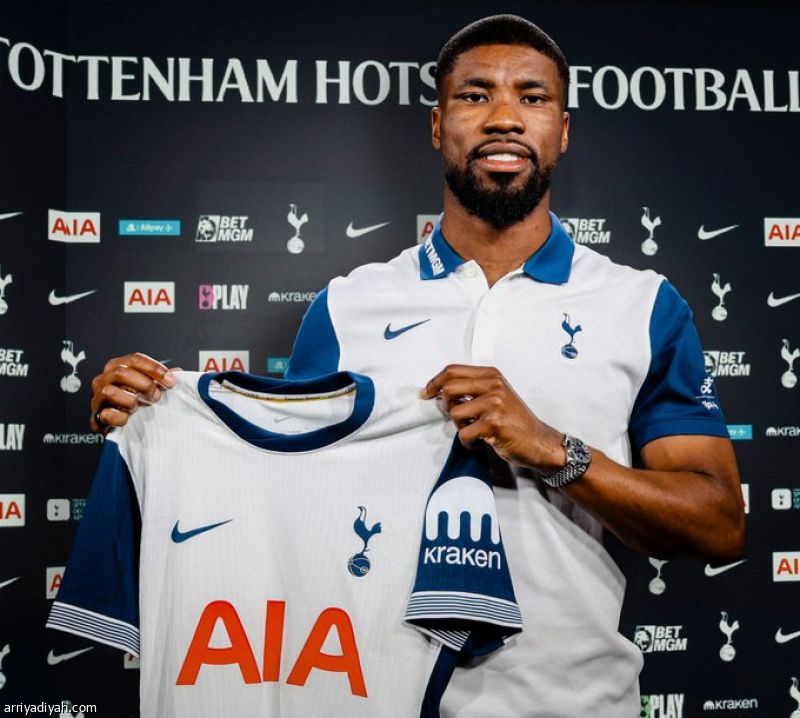 توتنام يخطف دانسو في الرمق الأخير