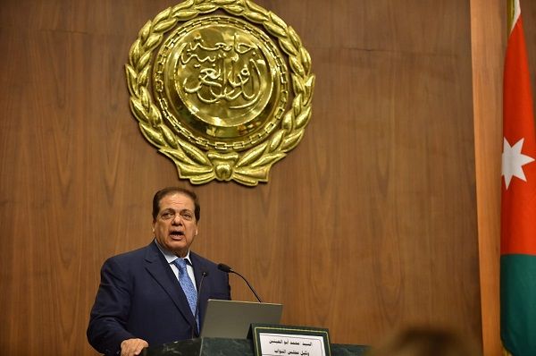 أبو العينين يدعو لوضع استراتيجية عربية لمواكبة تطورات الذكاء الاصطناعي