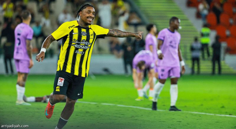 الاتحاد والخلود.. ثالث أكبر كرنفالات «روشن»