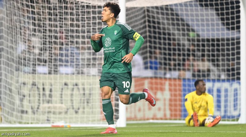 بأهداف فيرمينو ومحرز.. الأهلي لا يتعثر