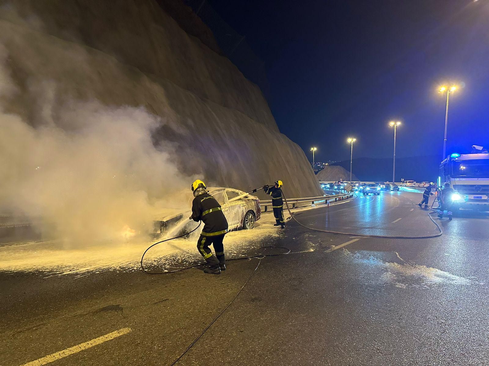 السيطرة على حريق شب في مركبة بولاية بوشر