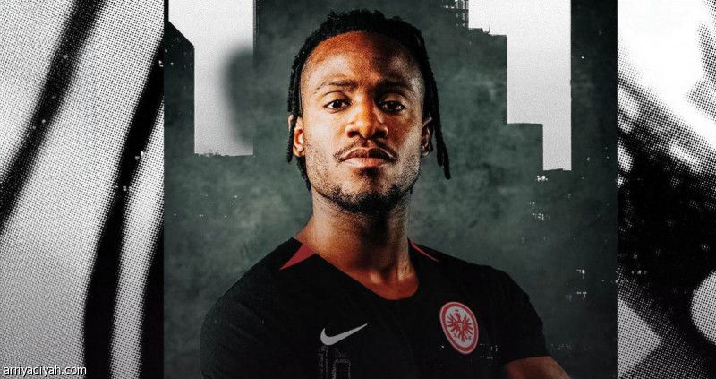 إنتراخت يعوض مرموش بباتشواي