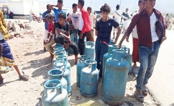 سقطرى.. المحطة الإماراتية ترفع أسعار البنزين والغاز المنزلي ومسؤول محلي يدعو إلى تدخل حكومي لإنهاء الاحتكار