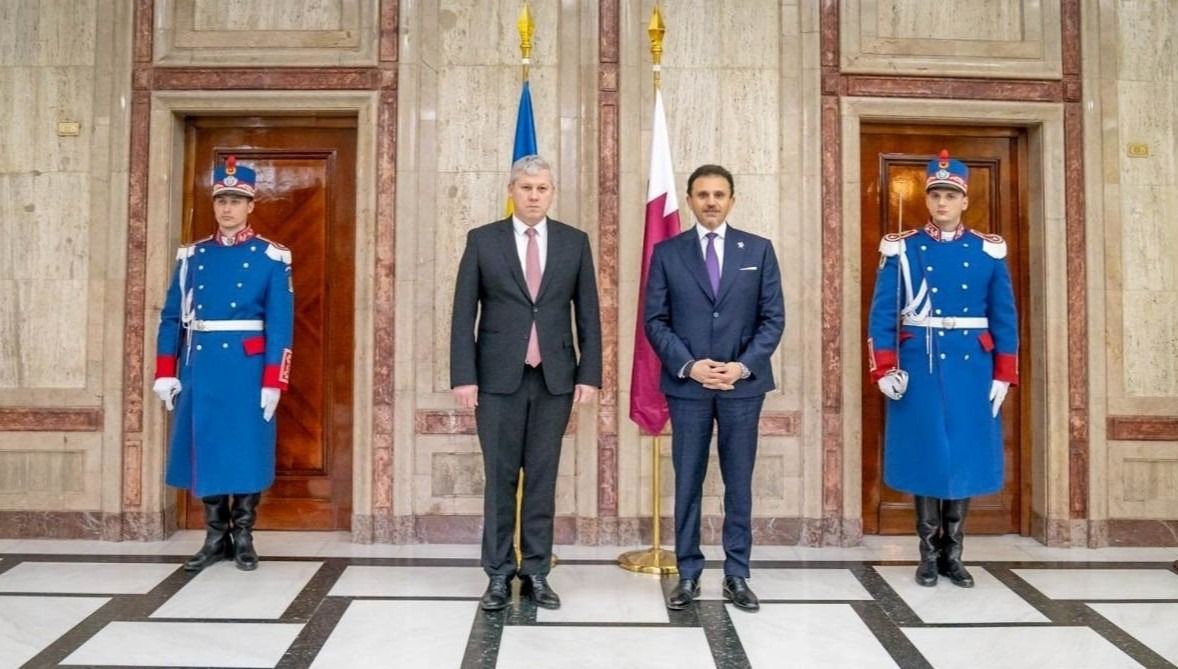 نائب رئيس الوزراء وزير الداخلية الروماني يجتمع مع سفير دولة قطر