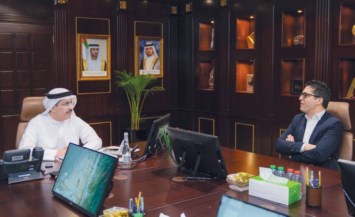 «كهرباء دبي» و«إيه بي بي» تبحثان الشراكة في «الطاقة الذكية»