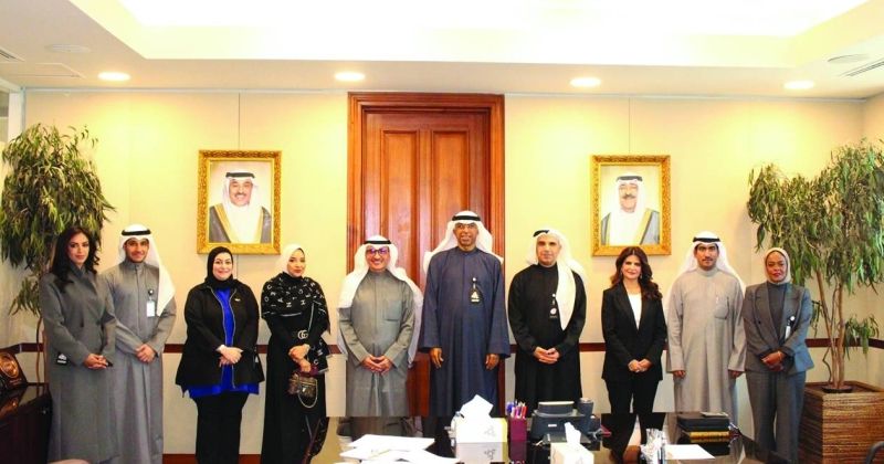 الربيعان وعدد من قياديي الجهات الحكومية