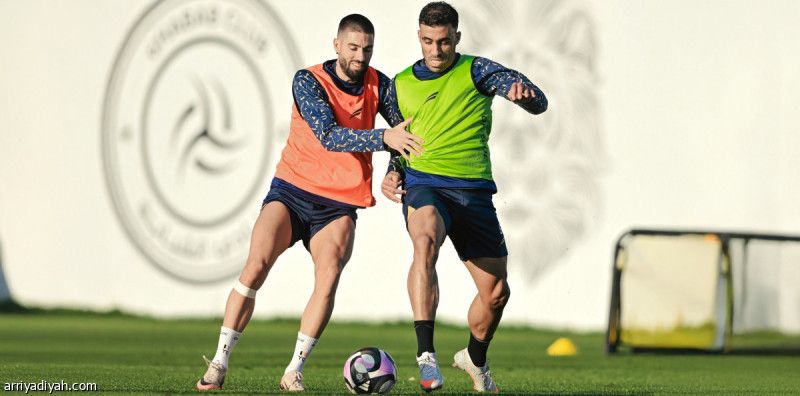 الشباب يستعيد كاراسكو.. ويفقد الثاني