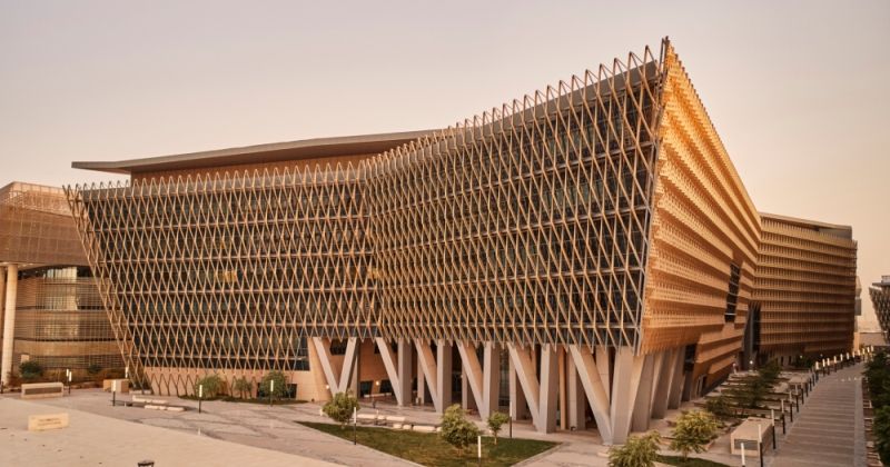 جامعة الكويت تؤكد التزامها التام بتوفير بيئة مهنية صحية وتعزيز ثقافة الحوار