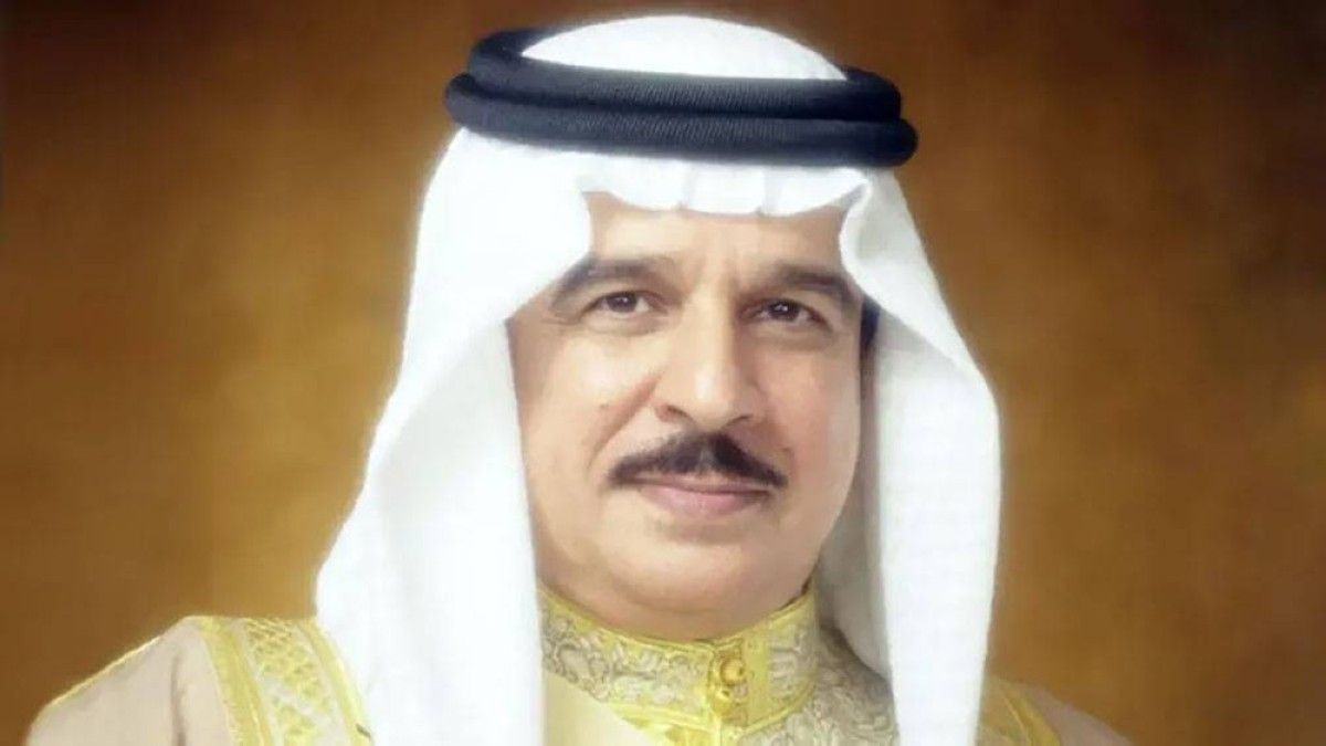ملك البحرين يصل إلى الإمارات وحمدان بن زايد في مقدمة مستقبليه