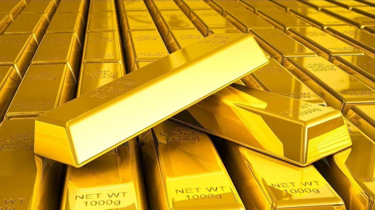 الذهب يهبط قبل بيانات الوظائف الأمريكية