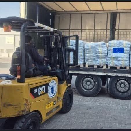 أول جسر جوي إنساني للاتحاد الأوروبي منذ وقف إطلاق النار في غزة يصل إلى العريش