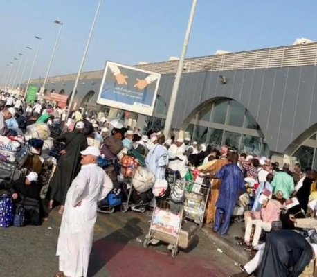 زحام شديد في المطارات السعودية والآلاف يتجهون لهذه المنطقة قبل شهر رمضان