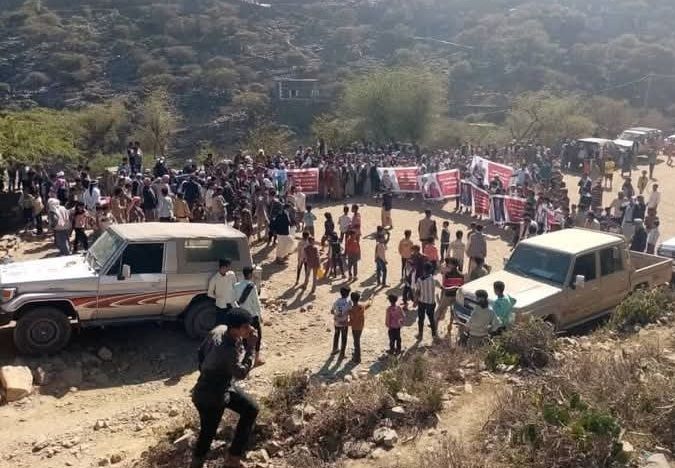 إب.. مواطنون يطالبون بسرعة محاكمة المتورطين بقتل الشاب سليمان غوير