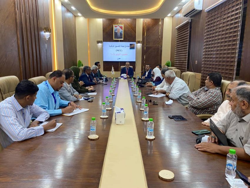 اللجنة الوطنية للمخاطر الصحية تناقش خطط الطوارئ والتواصل في عدن