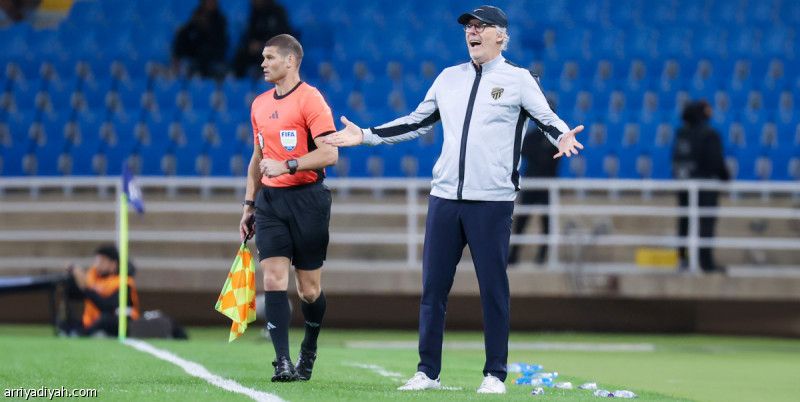 الاتحاد يطلب تحكيما أجنبيا أمام الهلال والوحدة