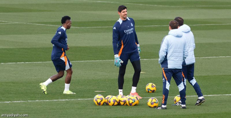 في المواجهة 176.. دفاع الريال يغري أتلتيكو بالصدارة