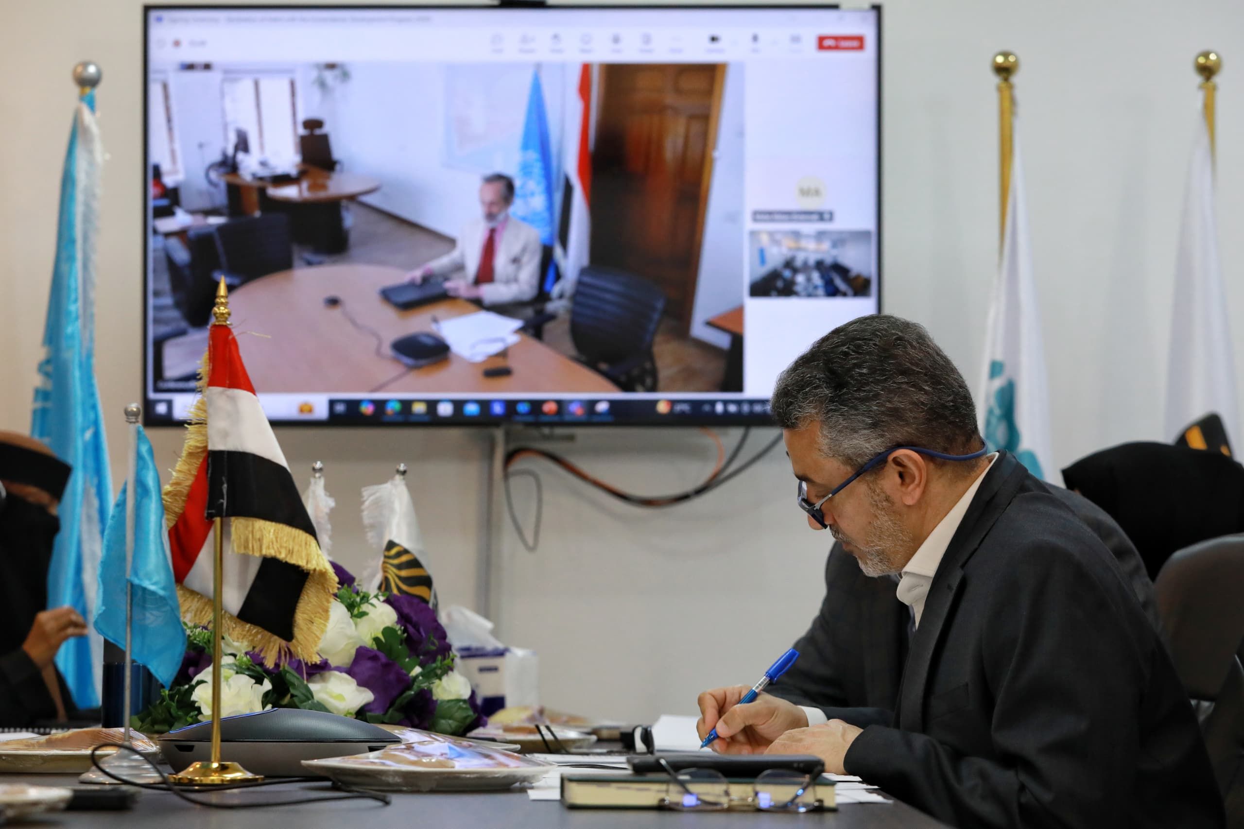 عدن.. توقيع اتفاق شراكة استراتيجية بين الأمم المتحدة وبرنامج التنمية الإنسانية في اليمن