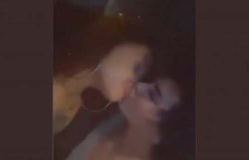 نميمة الخليج: السعودية رهف القنون مع حبيبتها فوق السرير : قبل و مداعبات وافعال فاضحة ..اتفرج