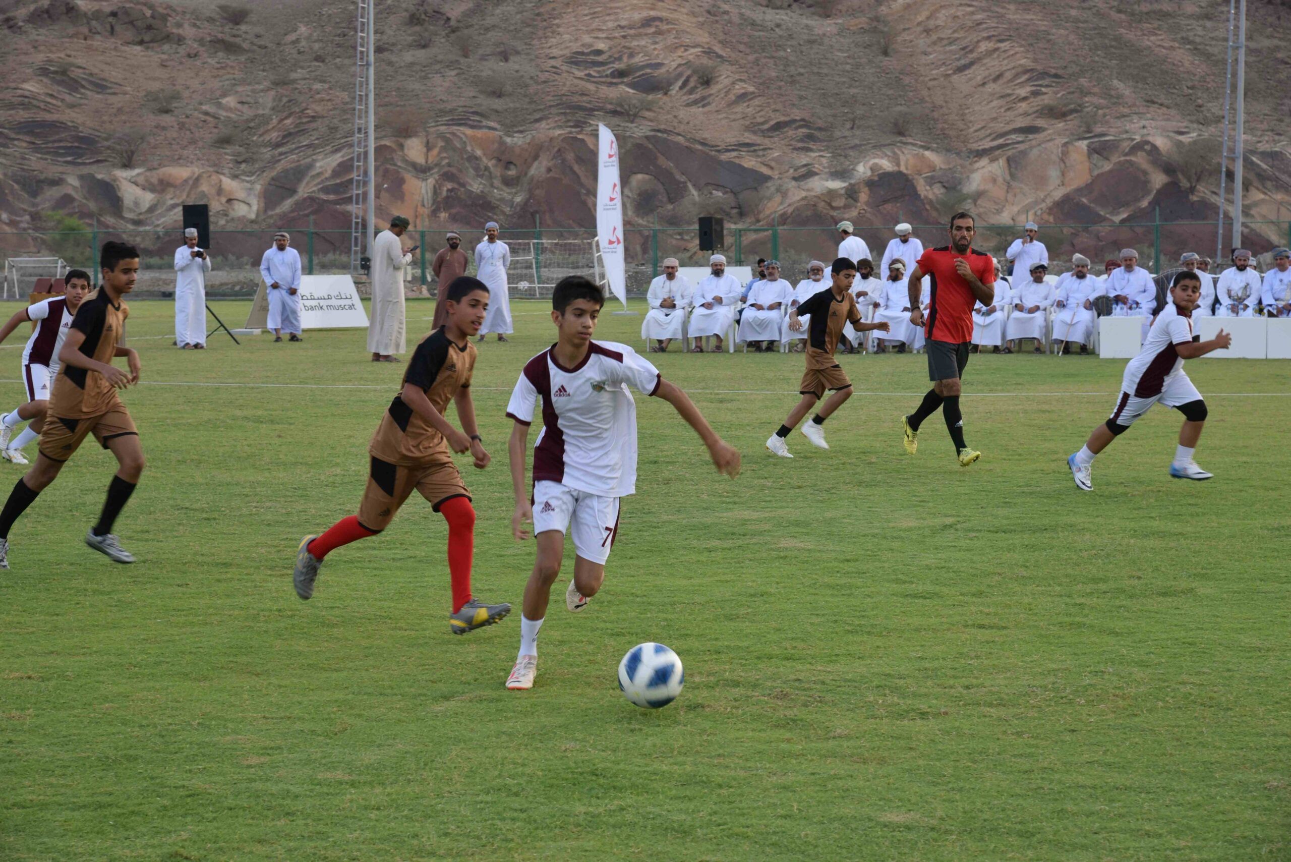 بنك مسقط يواصل استقبال طلبات التسجيل لبرنامج “الملاعب الخضراء” حتى 15 فبراير