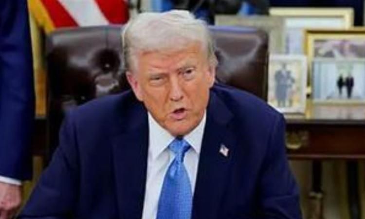 الرئيس الأمريكي يلغي التصاريح الأمنية لبلينكن وسوليفان