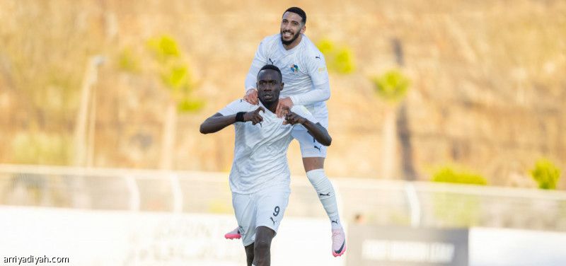 دوري يلو.. نيوم ينفرد بالصدارة.. والطائي يفرض التعادل على الحزم