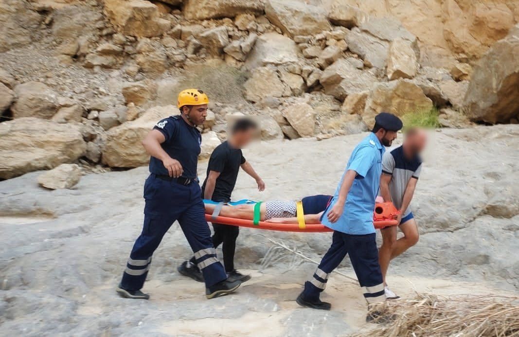 إصابة شخص أثناء ممارسته رياضة المسير الجبلي بوادي بني خالد