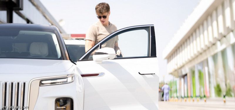 «أكيليس» يبعد ديمبيلي 9 أشهر.. وهيندري انتظار