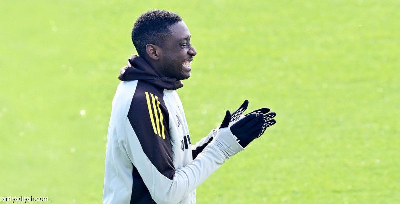 مواني يعيش الحلم مع «السيدة العجوز»