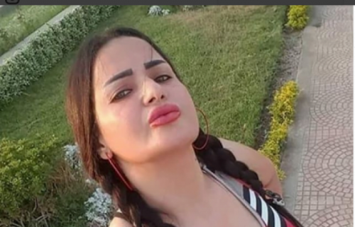 بدون خجل سما المصرى تتحدي لاميتا فرنجيه وتمسك هذا الشئ بقوة في يدها .. اتفرج أين تضعه