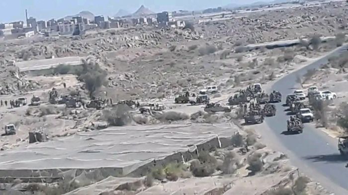 البيضاء.. مسلحون من أبناء حنكة آل مسعود يهاجمون عدة مواقع لمليشيا الحوثي ويُجهزون على عناصرها