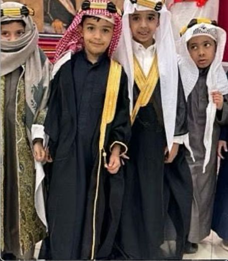 تغيير لبس الطلاب في هذه المدينة السعودية والزام الطلاب في جميع المراحل بهذه الالوان الجديدة للثياب