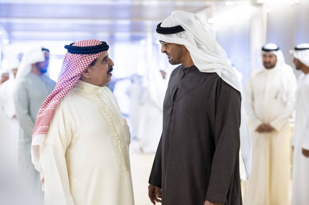 رئيس الدولة في مقدمة مودّعي ملك البحرين
