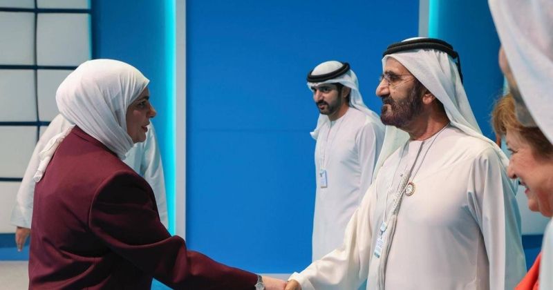 محمد بن راشد يلتقي الفصام والوزراء المشاركين في منتدى المالية العامة بالدول العربية