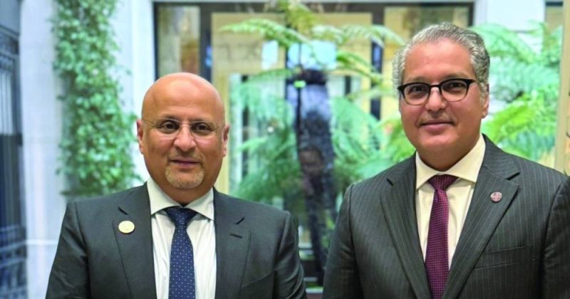 العمر ووزير الاتصالات القطري