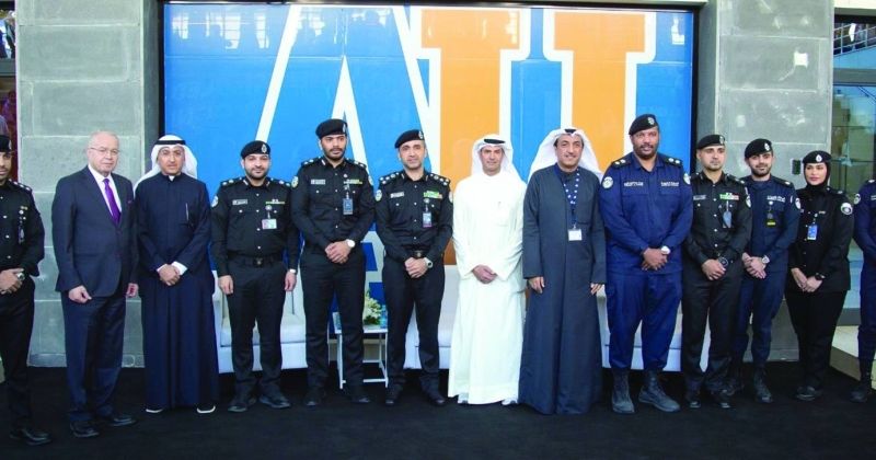 لقطة جماعية لممثلي وزارة الداخلية مع مسؤولي الجامعة الأسترالية