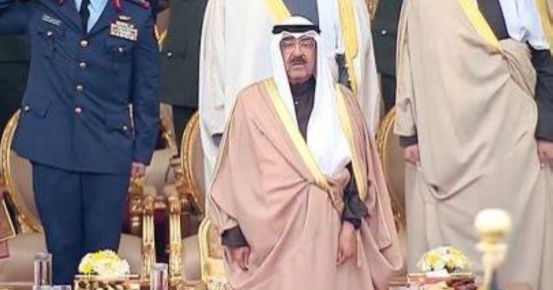 سمو الأمير يرعى حفل تخرج الدفعة (50) من الطلبة الضباط في كلية علي الصباح العسكرية